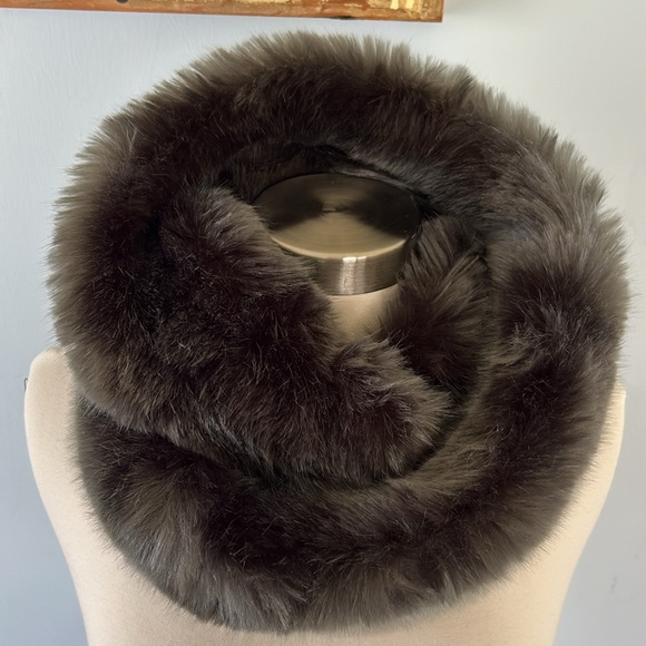 NWT Evelyn Prelonge Faux Fur Wrap Scarf - Picture 1 of 5